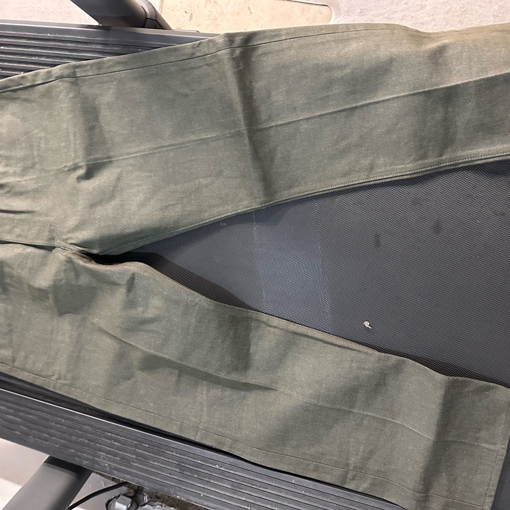 Levi's Green Chinos Straight-Leg Design